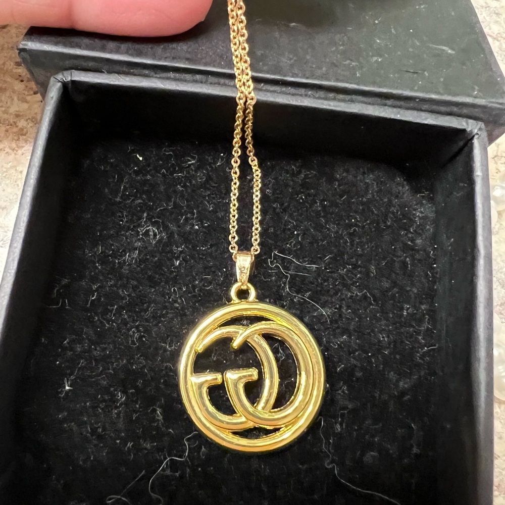 Gucci gold plated zipper pull Pendant or Charm necklace - Picture 6 of 6